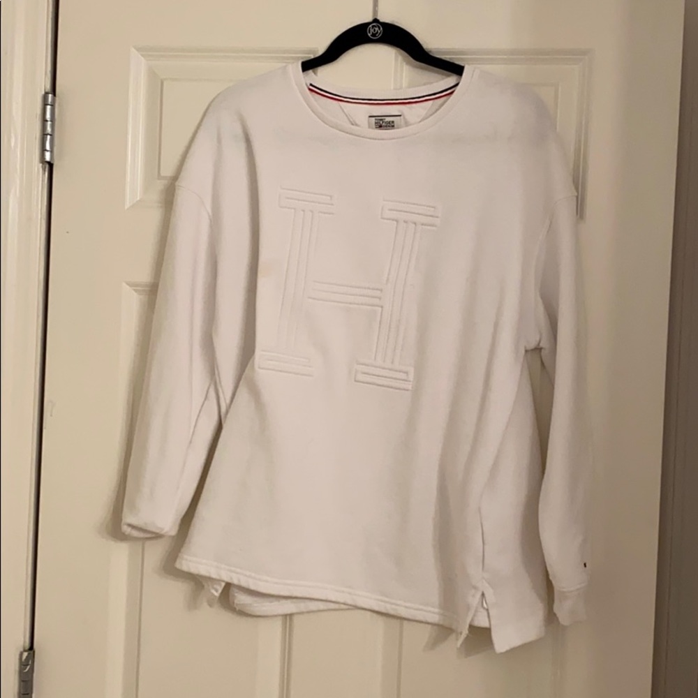 Tommy Hilfiger crew neck with H on the front